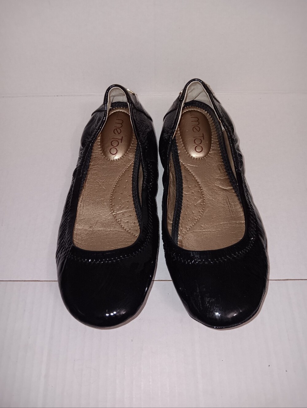 me too Fly 2 Black Patent Round-Toe Ballet Flats